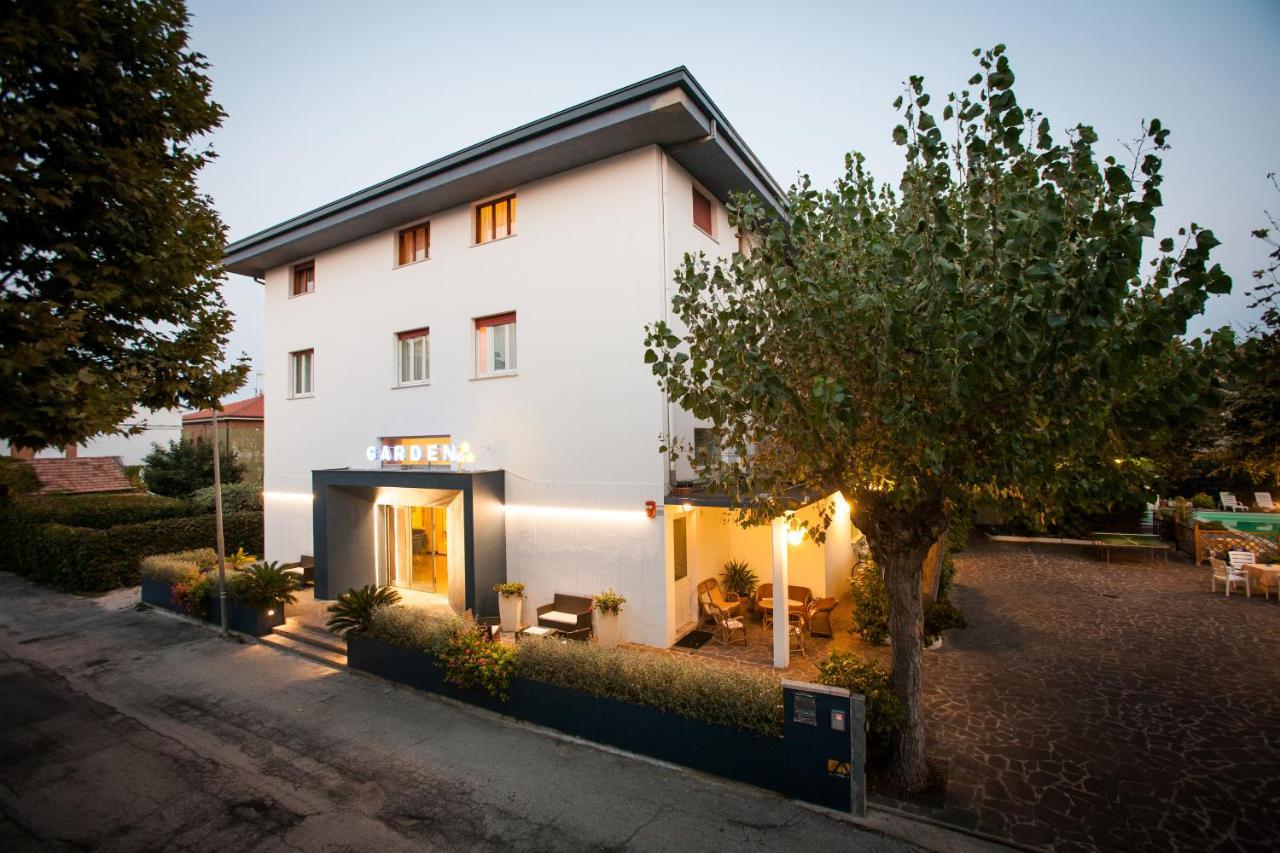 Hotel Garden B&B Marotta Buitenkant foto